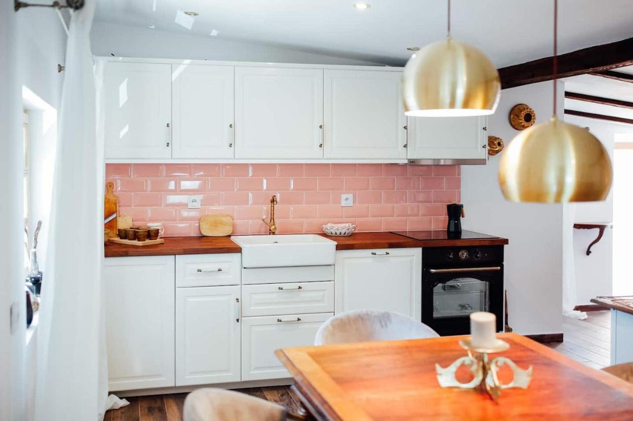 Apartment Aussee- Atelier Salzherrenhof- Kueche, Wlan, Netflix Bad Aussee Exterior photo